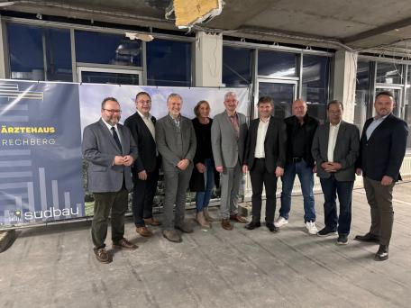 Ärztehaus neben der Rechbergklinik feiert das Richtfest