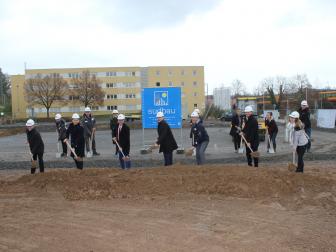 Spatenstich für 2. Bauabschnitt des Brettener Dienstleistungszentrums